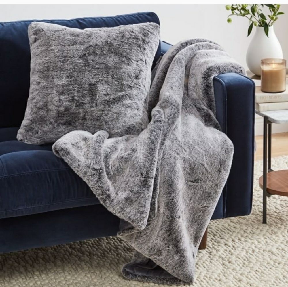 West Elm NWT Faux Fur Oversized Throw - Chinchilla Slate - 60''x80''